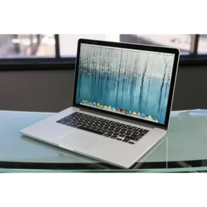 Apple MacBook Pro Retina 15" - Intel Core i7 2,4 GHz, 8 Go RAM, SSD 1 To, Intel HD Graphics 4000, Autonomie Longue Durée